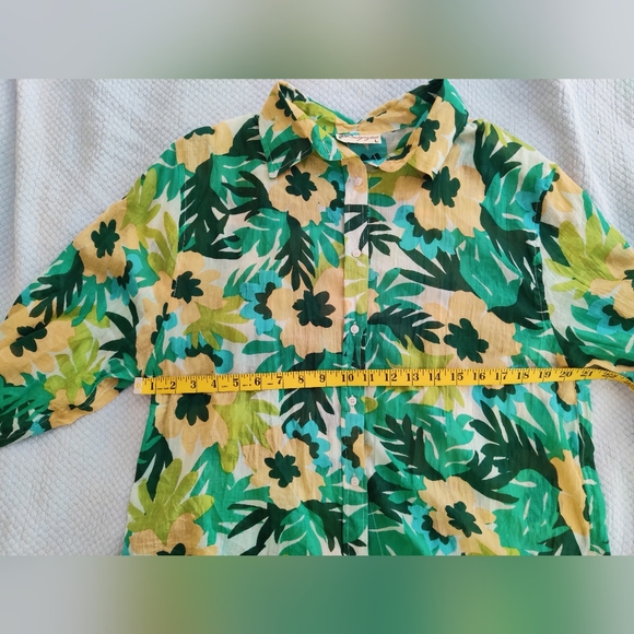 Light and Breezy Floral Print Button Up - Picture 4 of 7